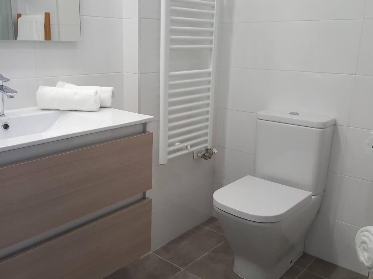 Apto La Estambrera I I Wifi Y Aire Acondicionado Logrono Bagian luar foto